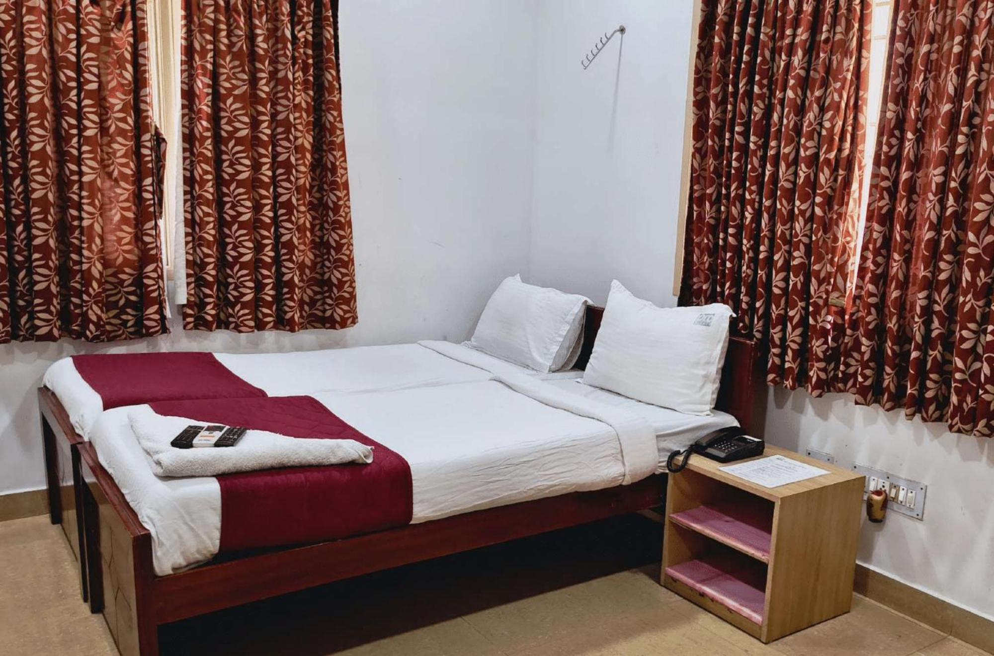 Swarna Sudarshan Service Apartment @ Adyar Chennai Exterior photo